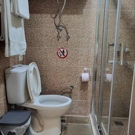 Isabel's 2 * Tirana