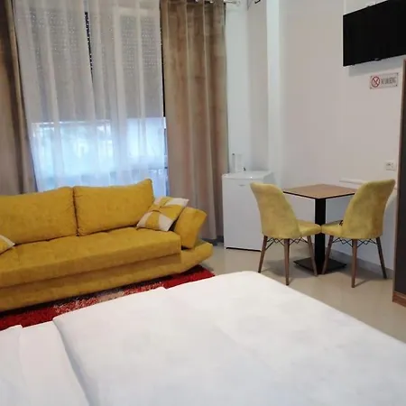 Isabel's 2 * Tirana